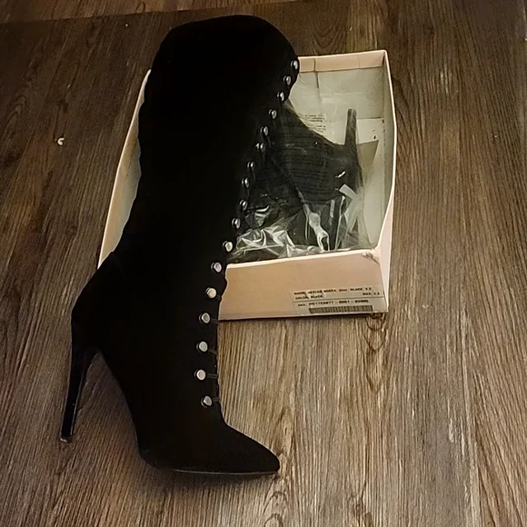 Boot - Picture 1 of 3